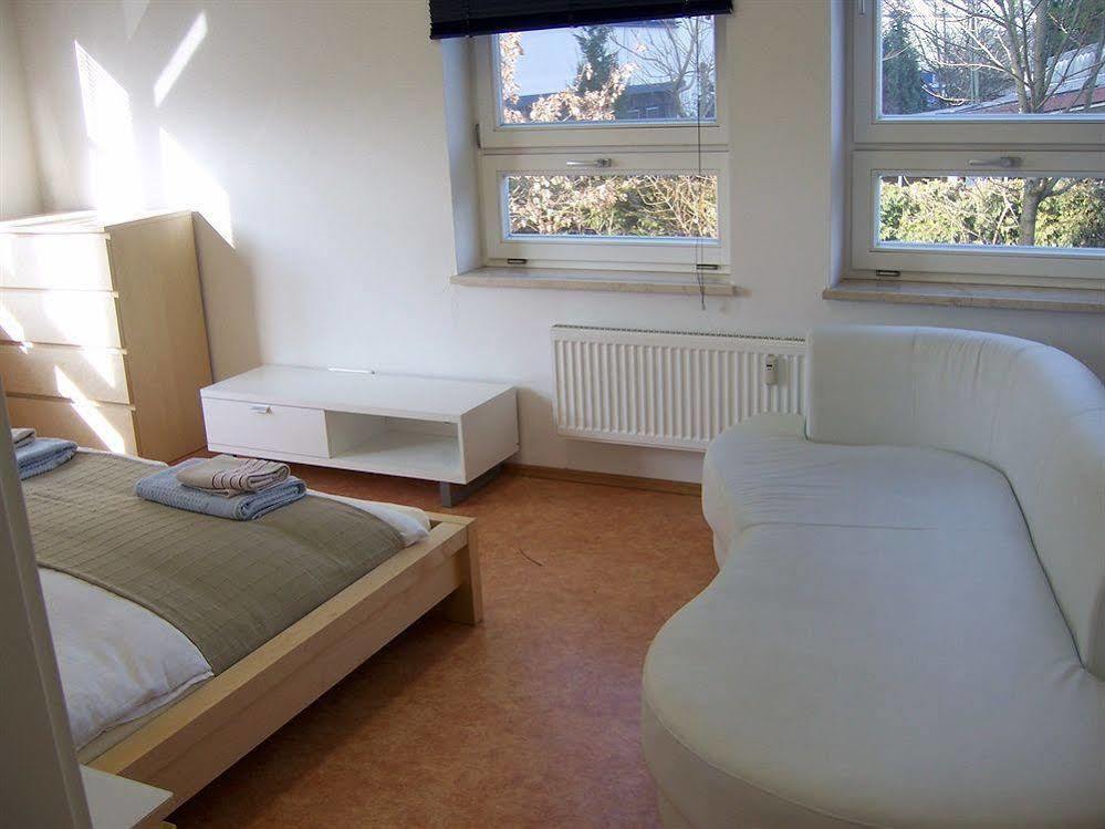 East Park Baumkirchner Str 18
