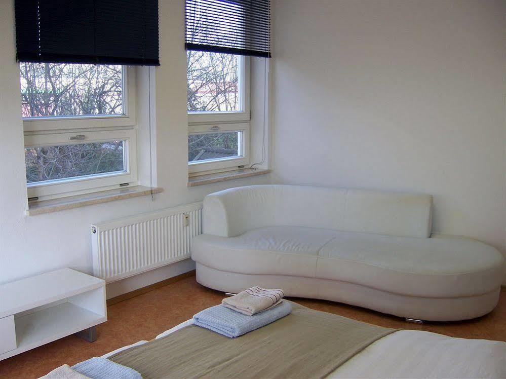 East Park Baumkirchner Str 18